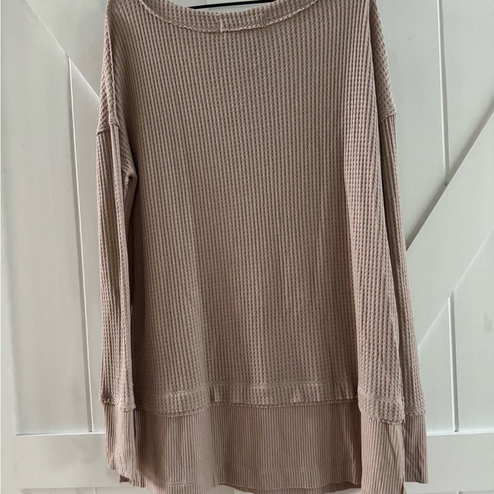 Free People Waffle Knit Sand Beige Long Sleeve Oversized Top - Size Medium - Picture 6 of 6